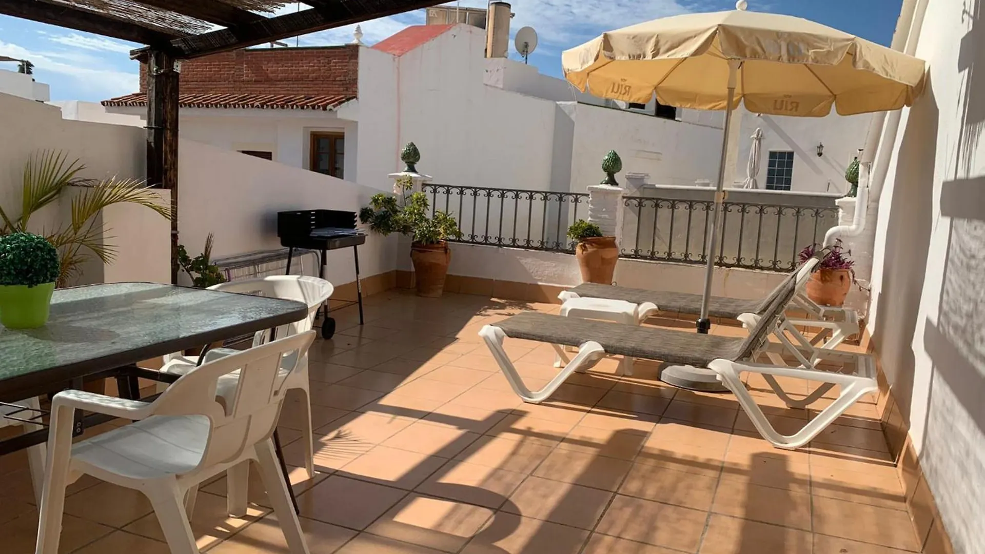 Apartment Paola Spainsunrentals 1077 contacts